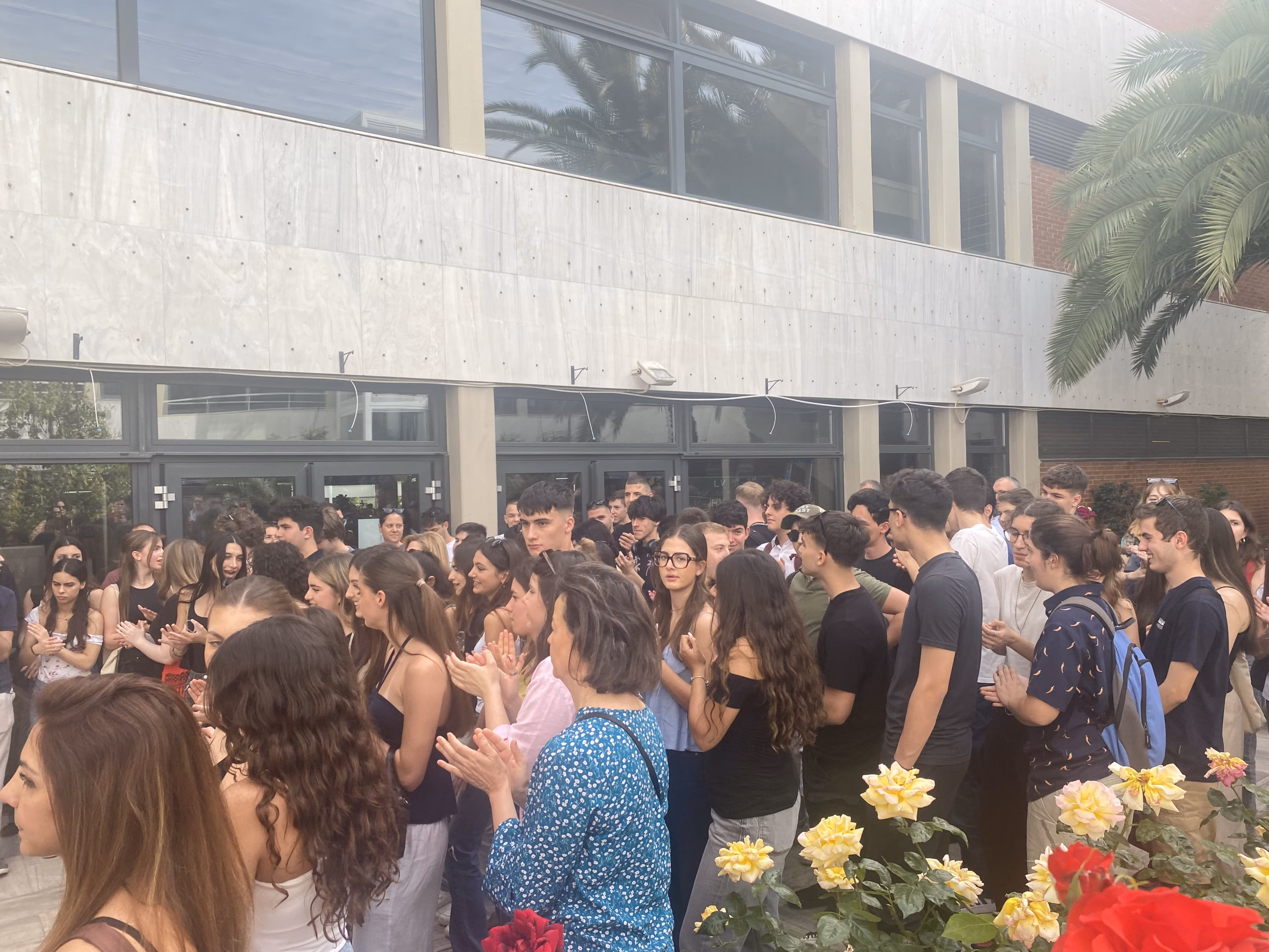 Herzlichen Glückwunsch an alle 110 Abiturientinnen und Abiturienten der Deutsche Schule Athen!